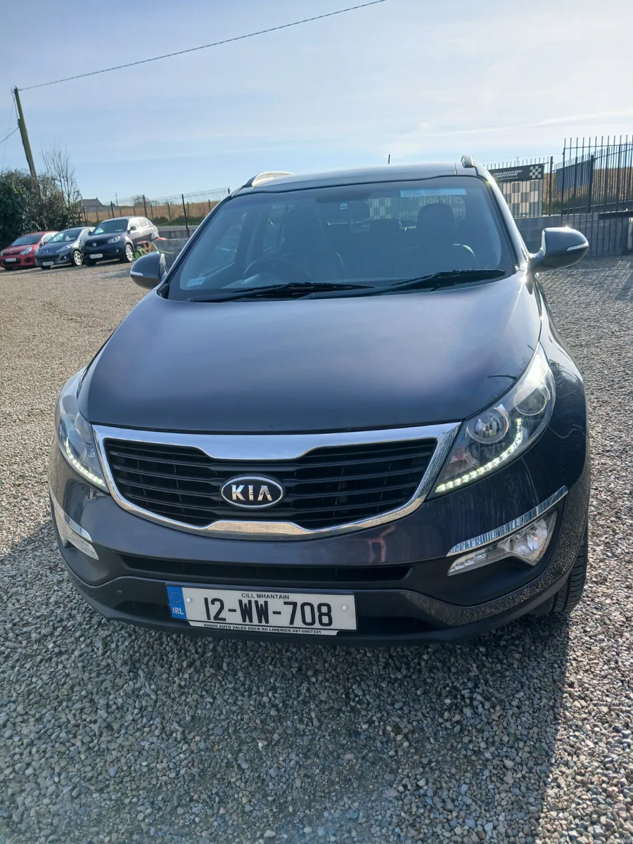 Rare 4x4 Kia Sportage 2012 AWD - Image 2