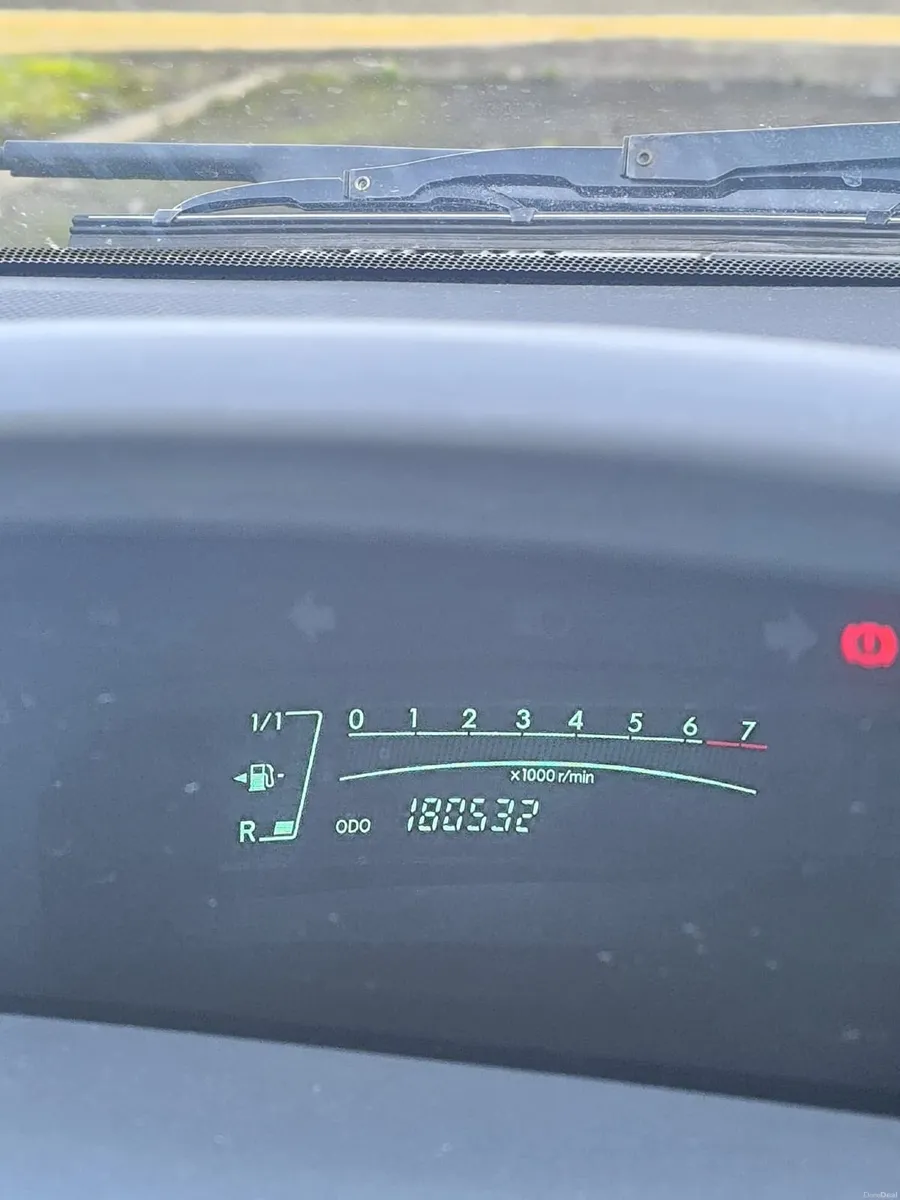 Toyota Yaris 2008 - Image 3