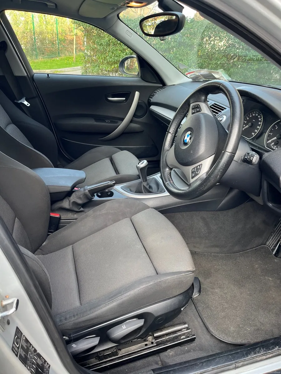BMW 1-Series 2007 - Image 2
