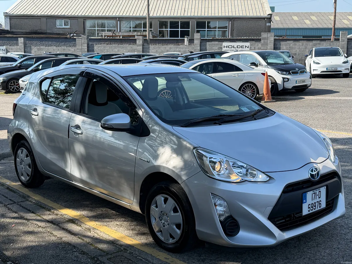 2017 Toyota Aqua.AUTOMATIC.. - Image 6