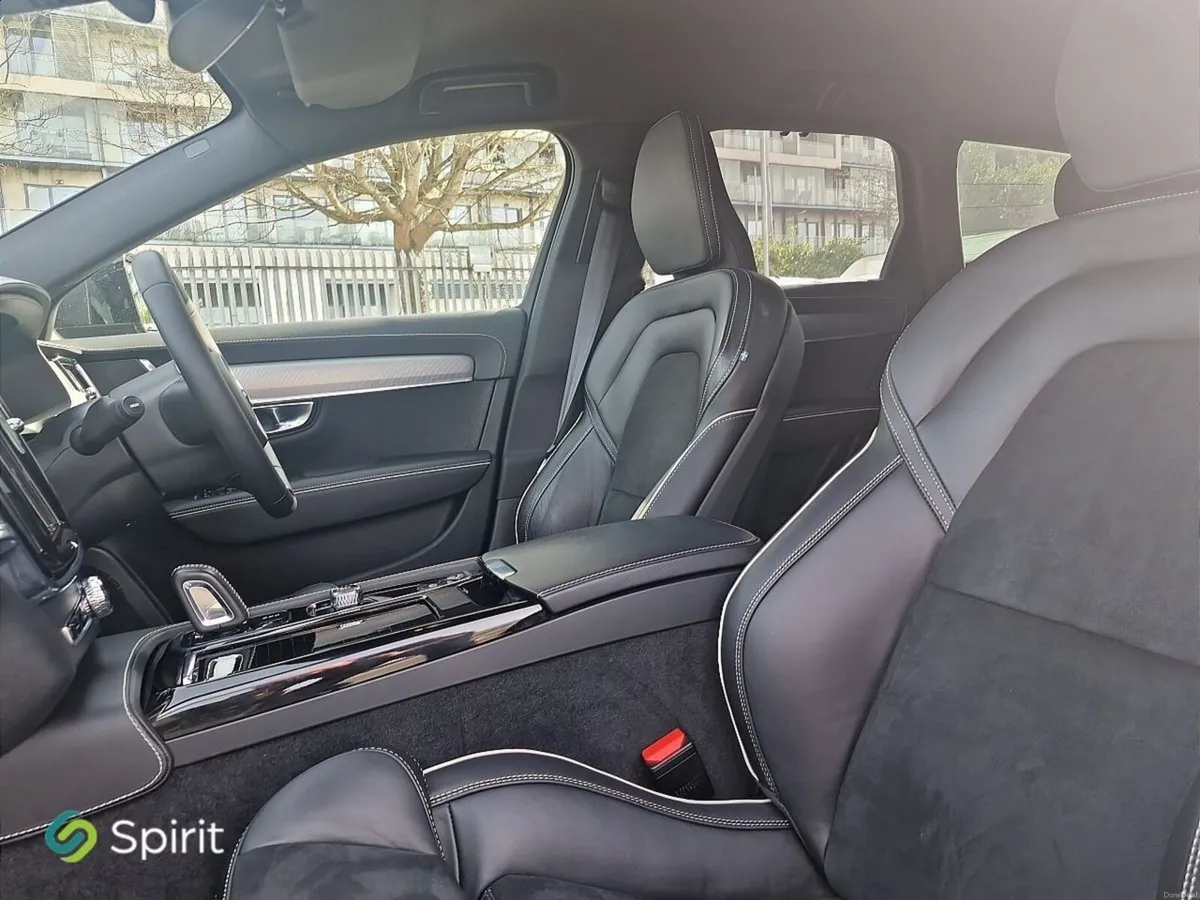 Volvo V90 T6 "Plug In Hybrid" AWD, R-Design, Leath - Image 3
