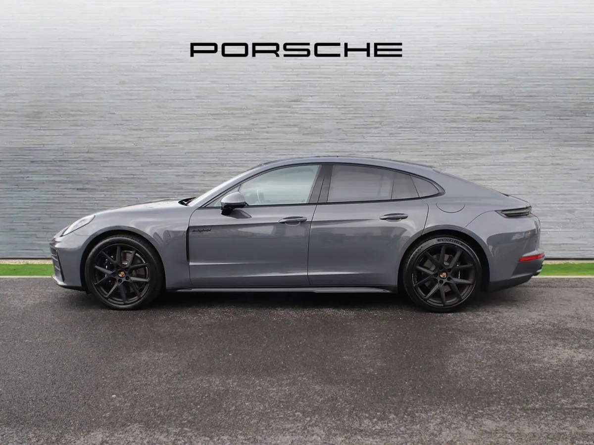 Porsche Panamera 4 E-Hybrid - Image 4