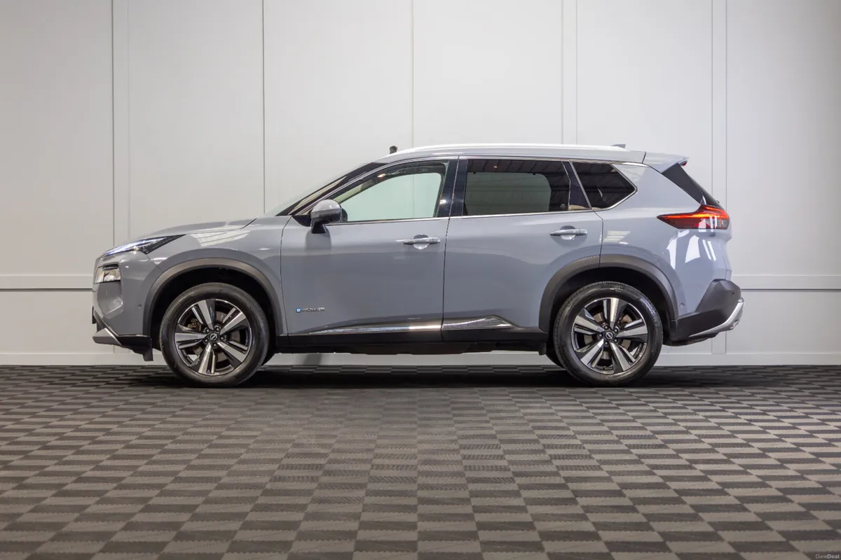 242 Nissan X-Trail e-Power 7 Seater - Image 3