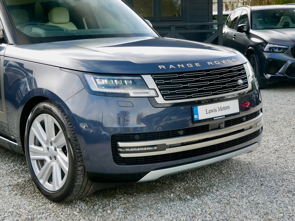 2025 Range Rover HSE P460e - Image 2