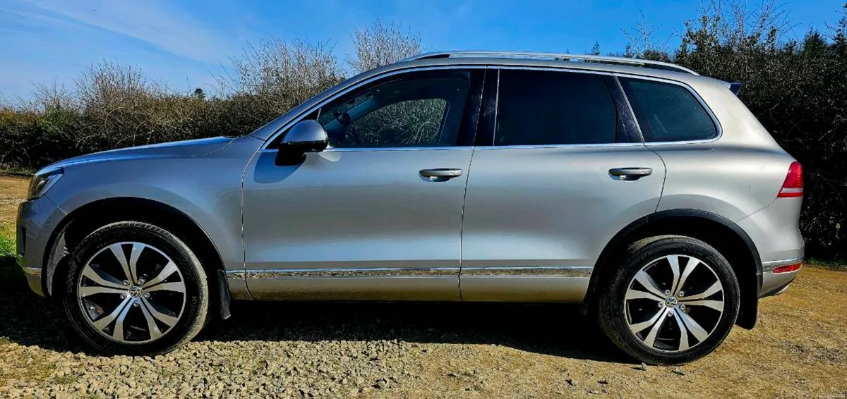 “VW Touareg 3.0 V6 TDI Crew Cab – Leather – No Vat - Image 4