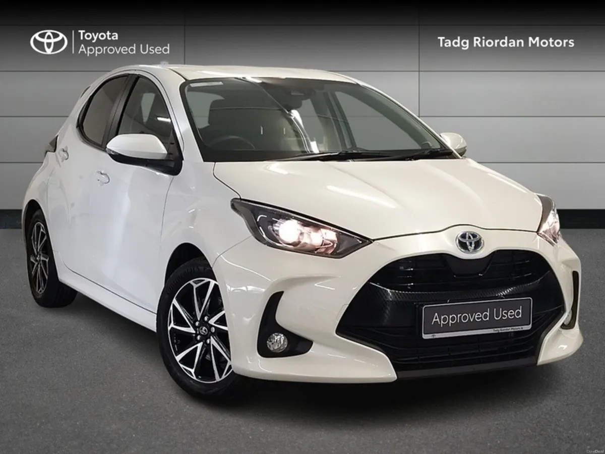 Toyota Yaris 1.5 HYBRID L/SPORT - Image 1