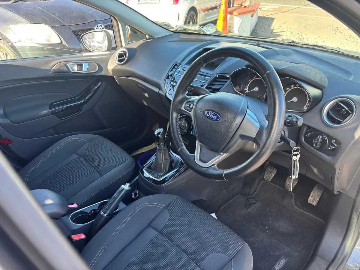 Ford Fiesta 2016  1.25TITANIUM PETROL LOW  MILEAGE - Image 3