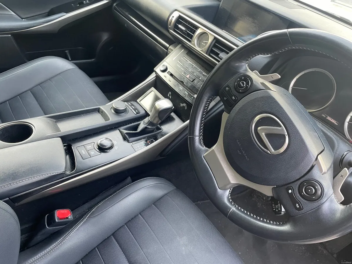 Lexus IS 300 2014 - Image 4