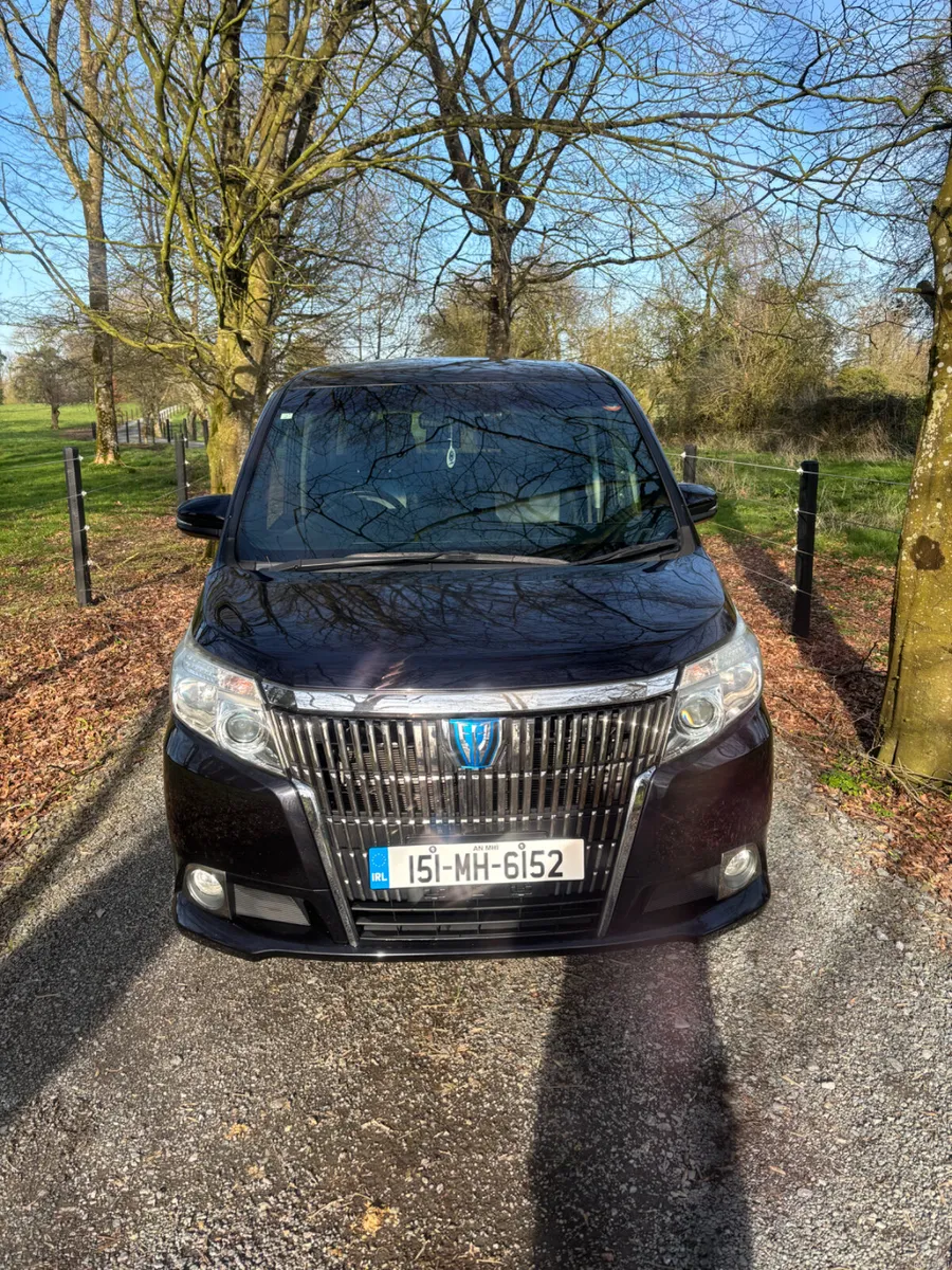 Toyota Noah 2015 - Image 2