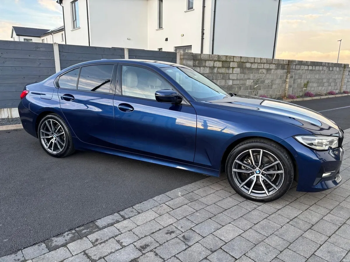 BMW 3-Series 2019 - Image 3