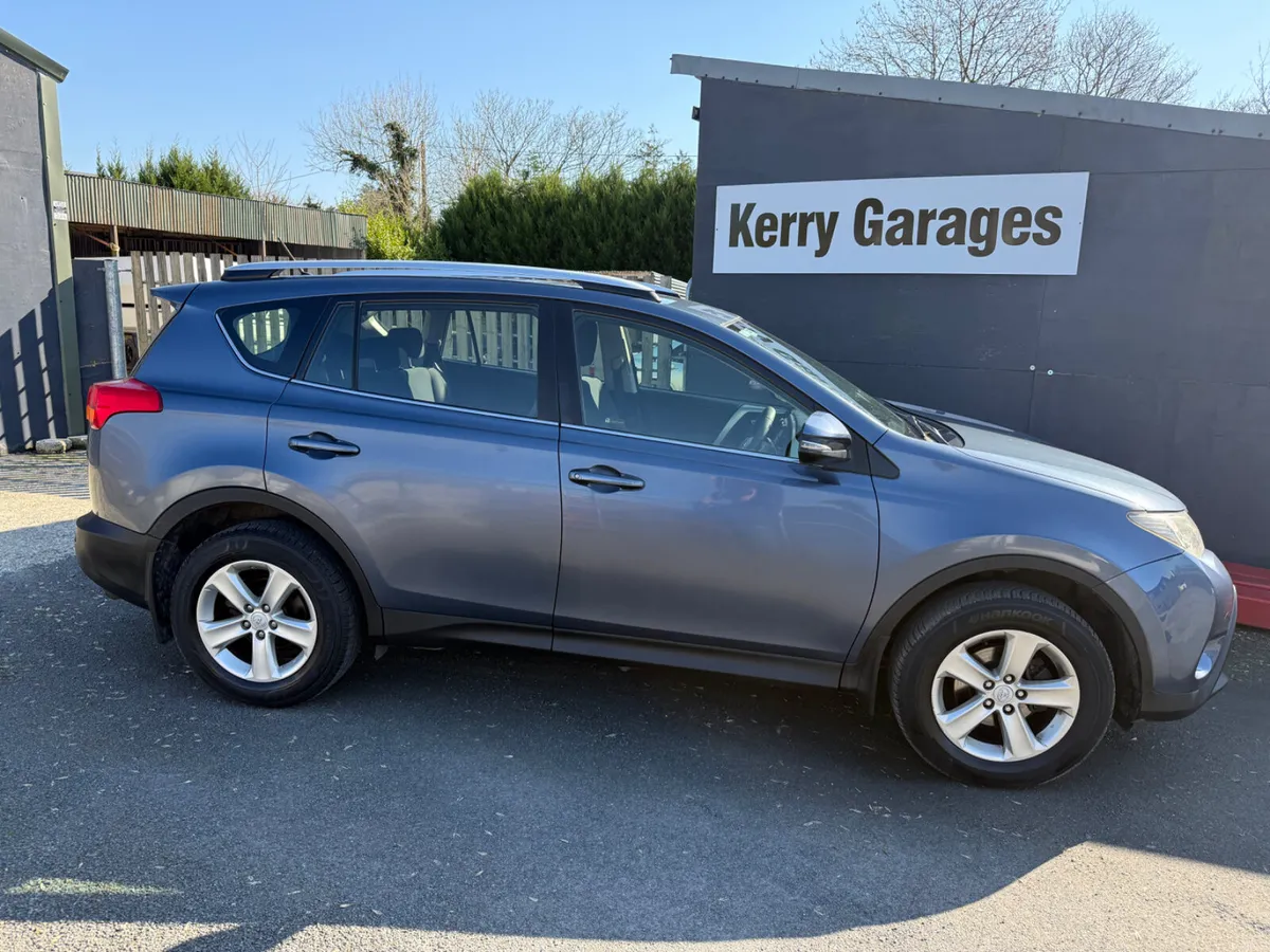 2014 (141) Toyota RAV4 - Image 4