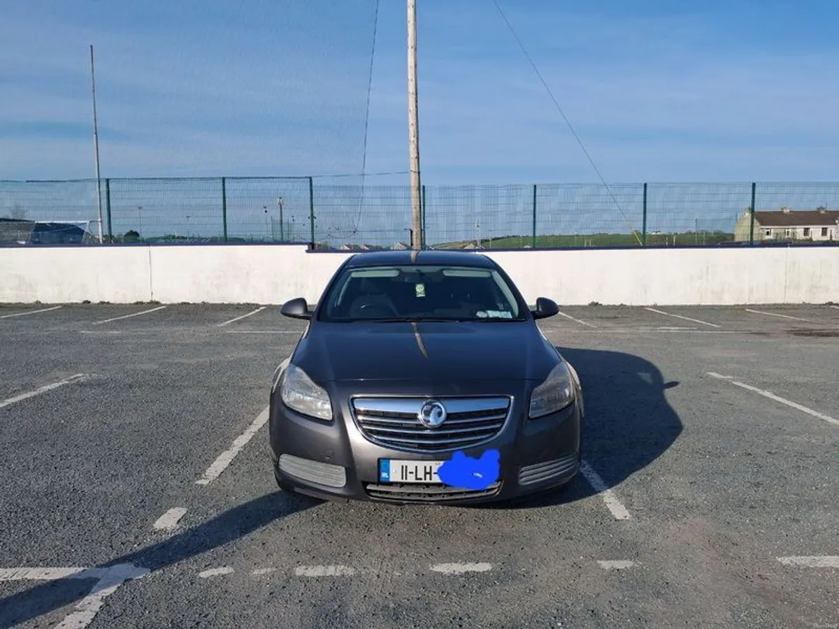 2011 Vauxhall Insignia - Image 1