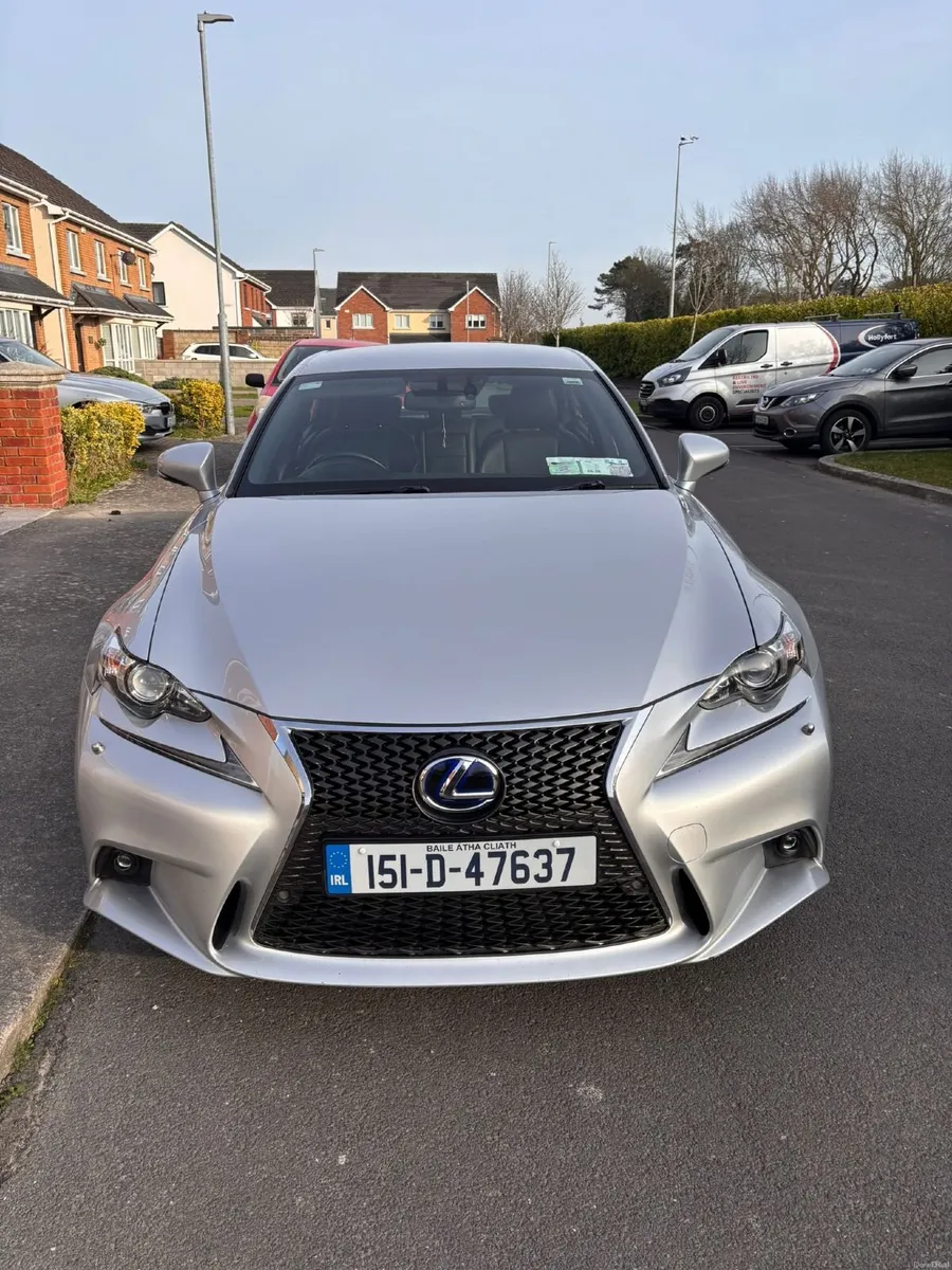 Lexus IS 2015 - Image 2