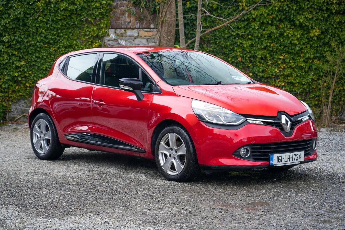 2016 Renault Clio 1.2 Petrol Manual *LOW KM* - Image 1