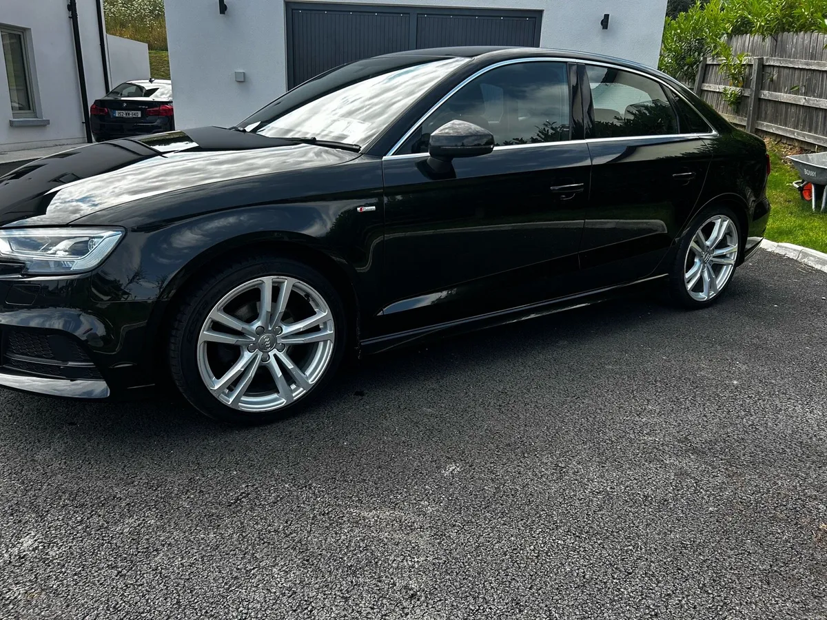 Audi A4 1.4 TFSI Black Edition - Image 3