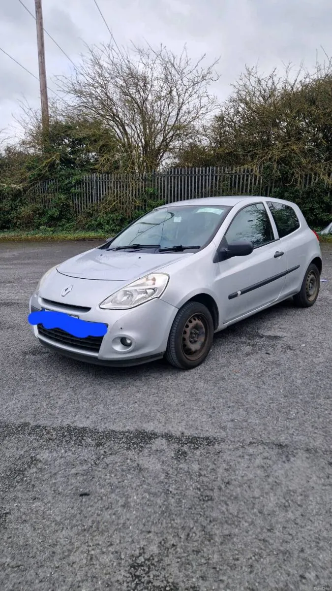 2012 Renault Clio LOW MILAGE - Image 2