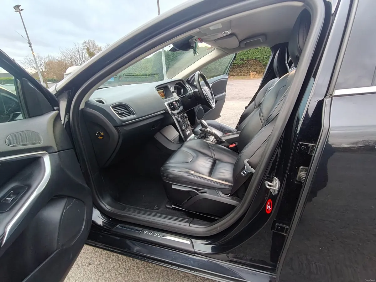 14 Volvo V40 NEW NCT - Image 3