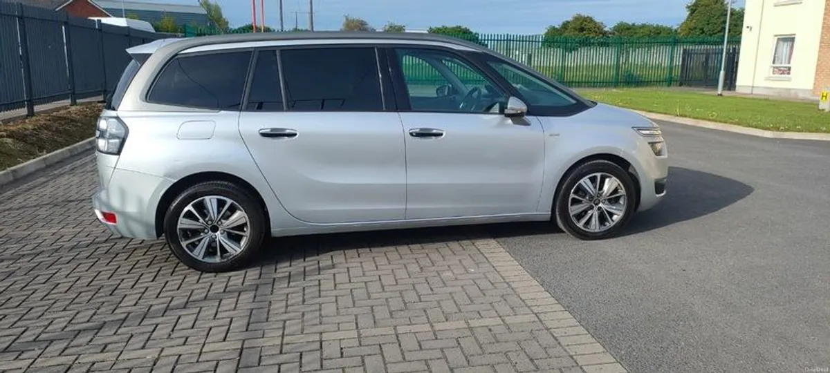 11,000 o.n.o. 7 Seater Automatic 2015 Citroen C4 Grand Picasso Exclusive - Image 2