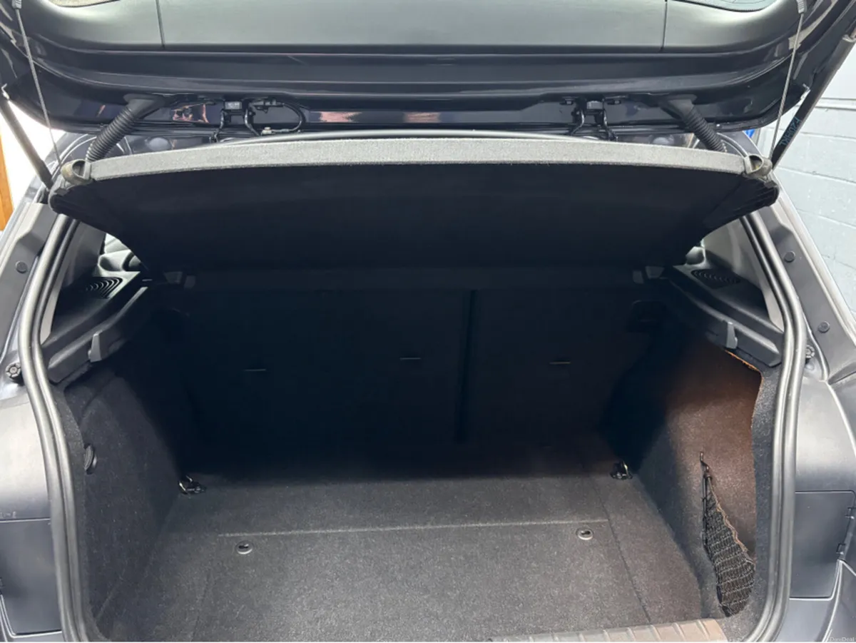 BMW 1-Series D SE BUSINESS 5DR - Image 3