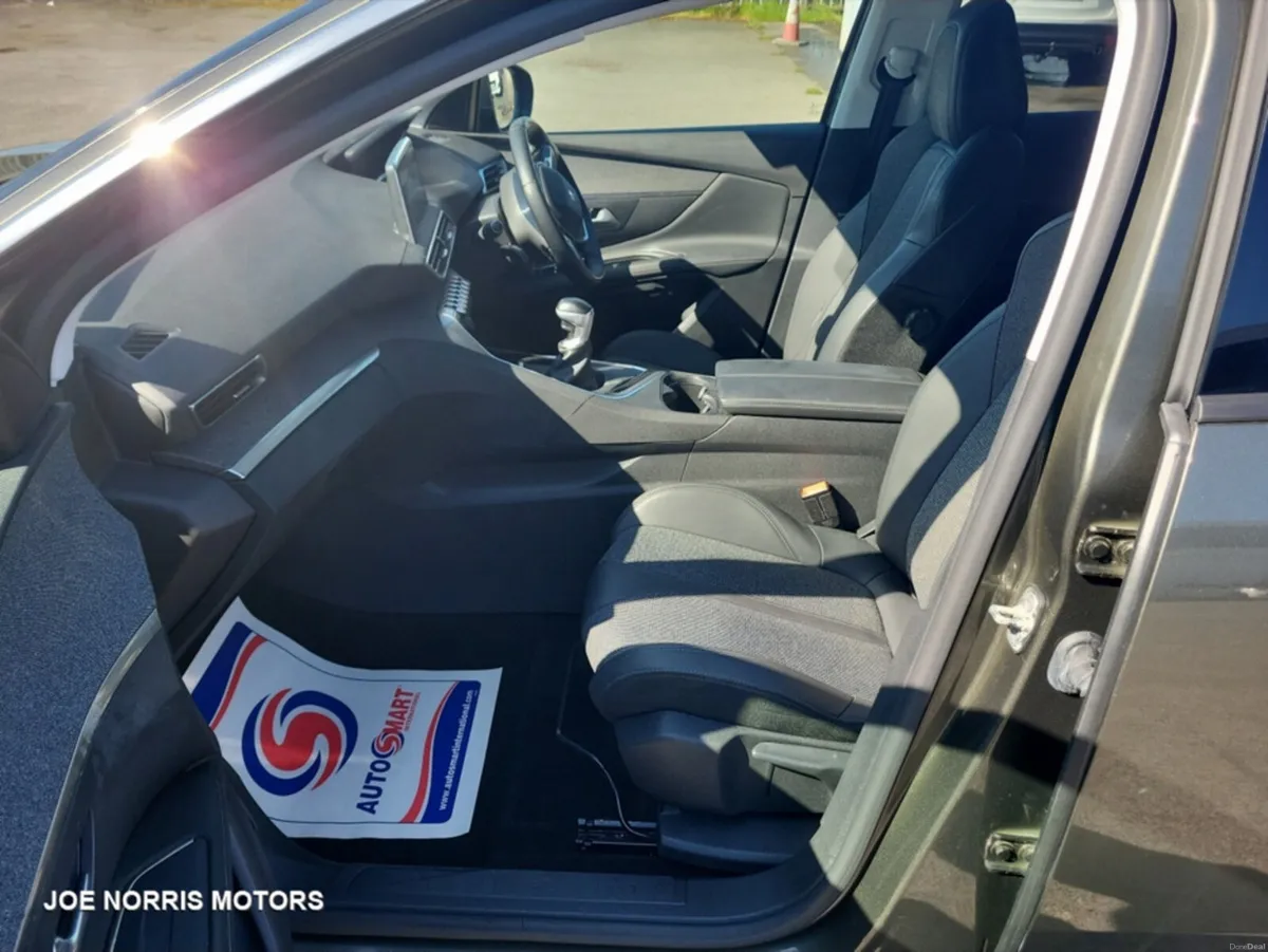 Peugeot 3008 130BHP 5DR 1.5HDI ALLURE - Image 3