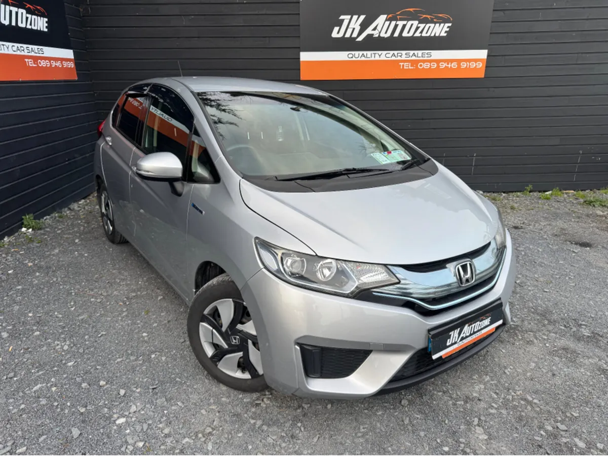 Honda Fit 1.5 HYBRID AUTO - Image 1