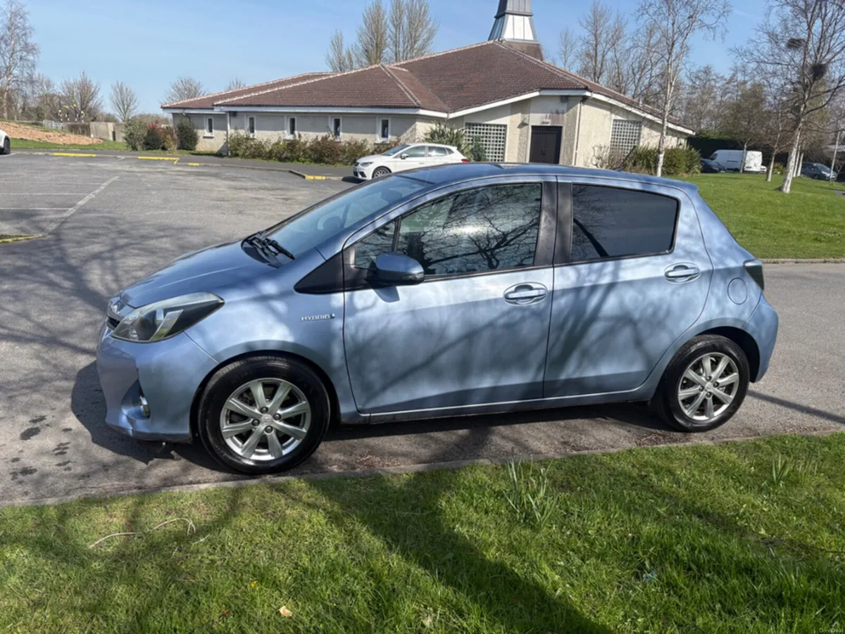 Toyota Vitz T4 CVT 5DR AUTO 1.5 - Image 4