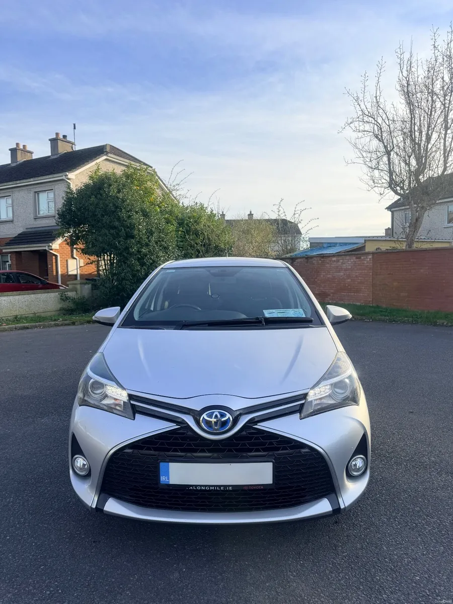 Toyota Yaris 2017 1.5VVTI Hybrid Model for sale - Image 3