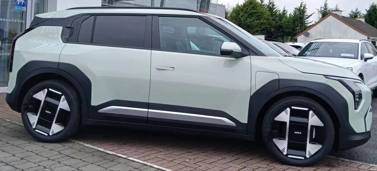 Kia EV3 Earth 3 **HEATED FRONT & REAR SEATS, REAR - Image 2