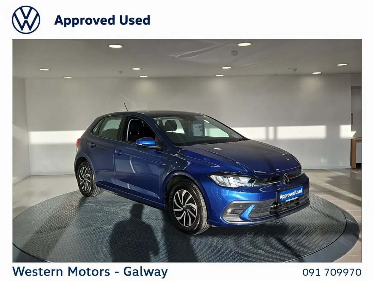 Volkswagen Polo Life, Alloys, Sensors, Apple Car P - Image 1