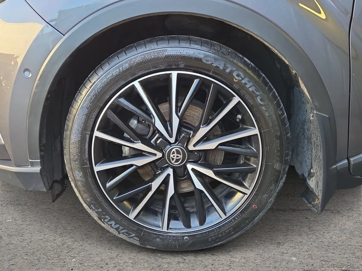 Toyota C-HR 1.8 HYBRID Auto SOL - Image 4