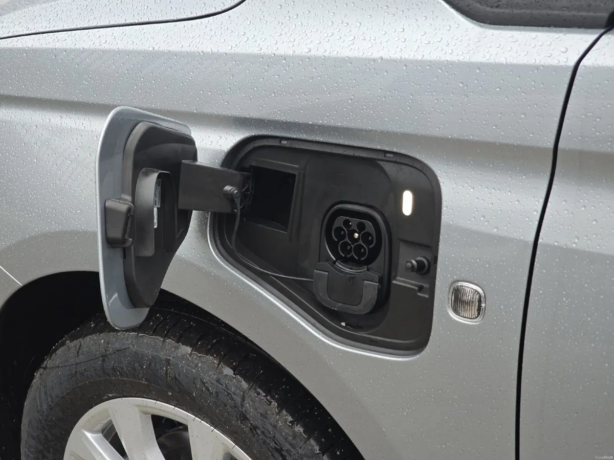 Taxi HYBRID conversion VW & Ford - Image 3