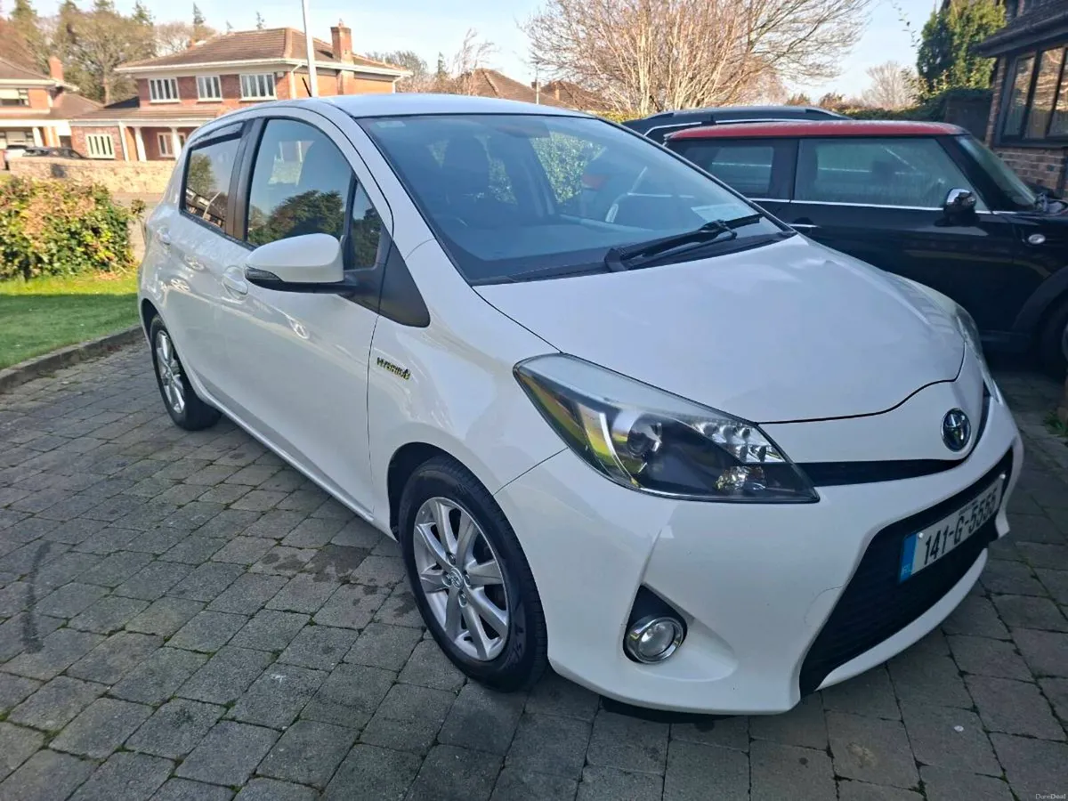 TOYOTA YARIS HYBRID 1.5 AUTOMATIC 2014 STUNNING CO - Image 1