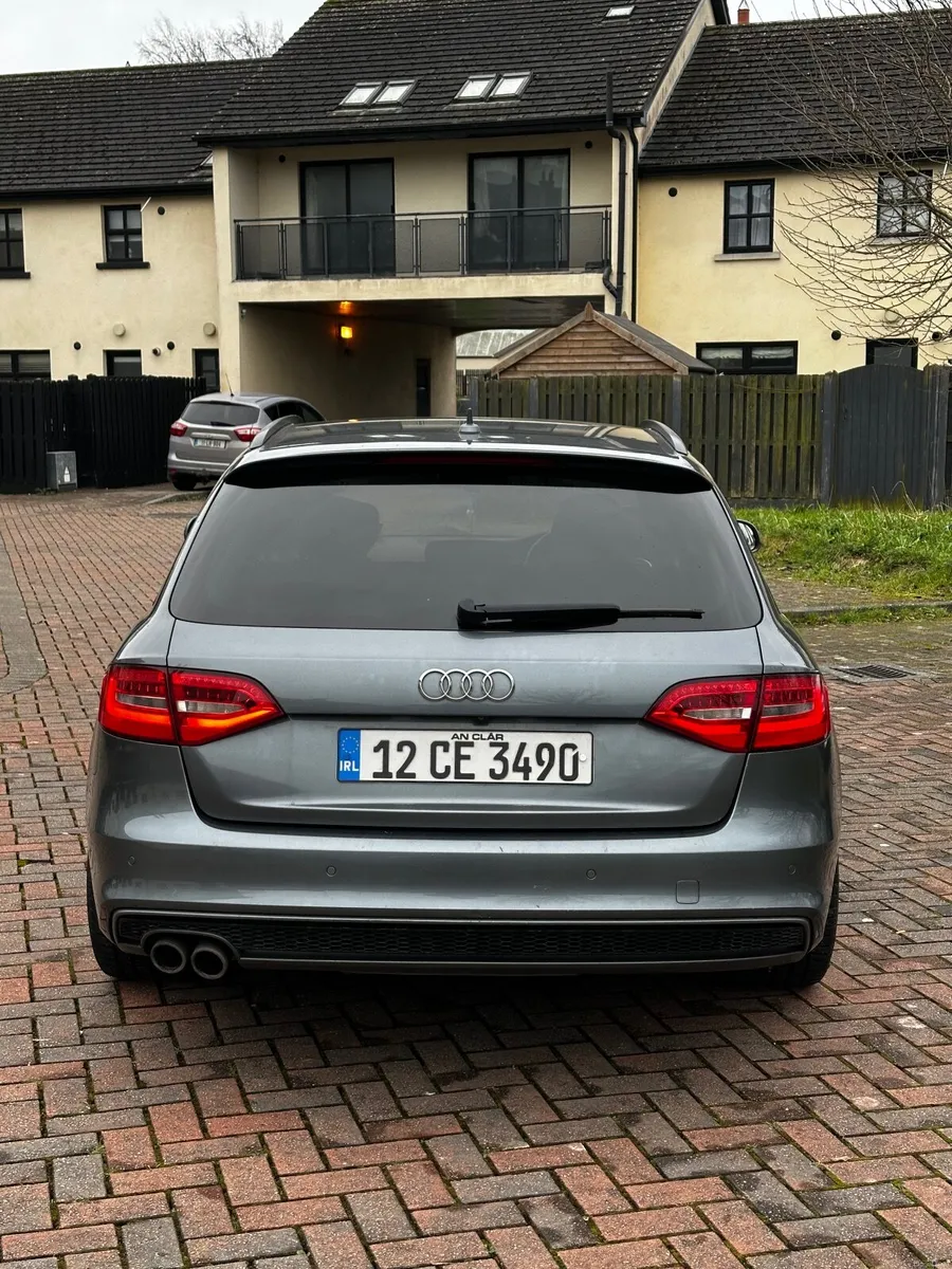 Audi A4 2012 - Image 2