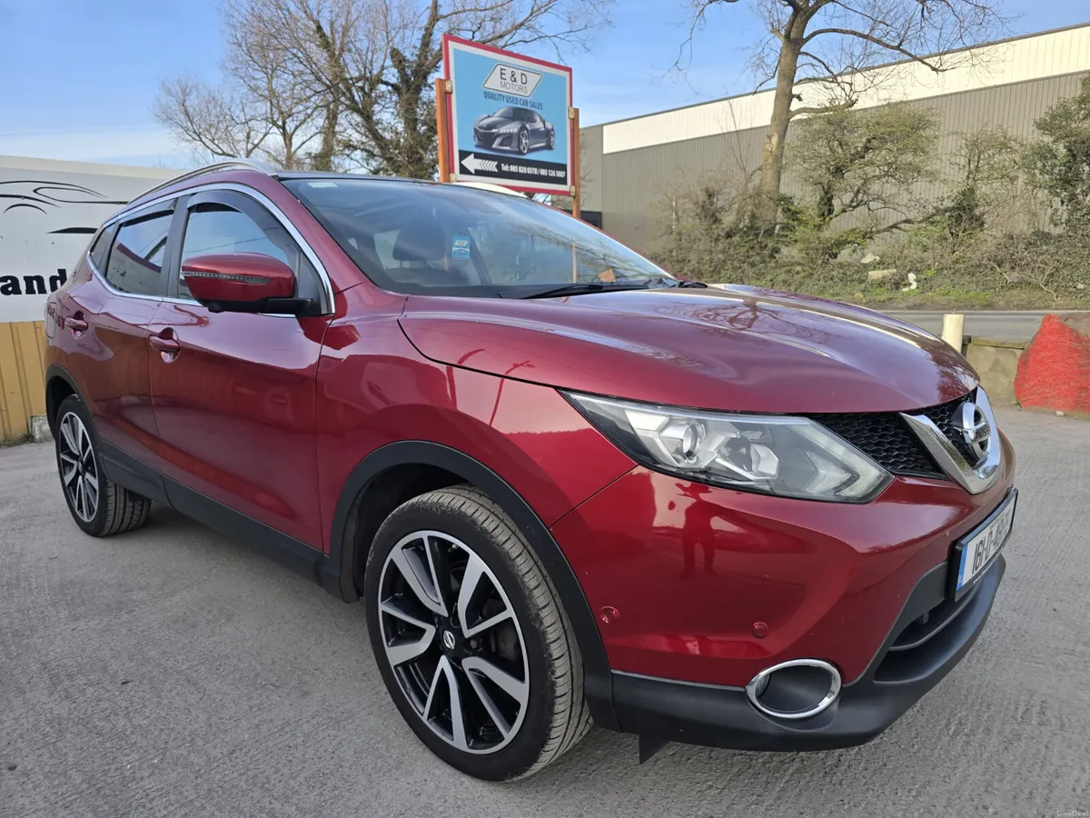 161 Nissan Qashqai 1.6D Tekna Low Miles High Spec - Image 1