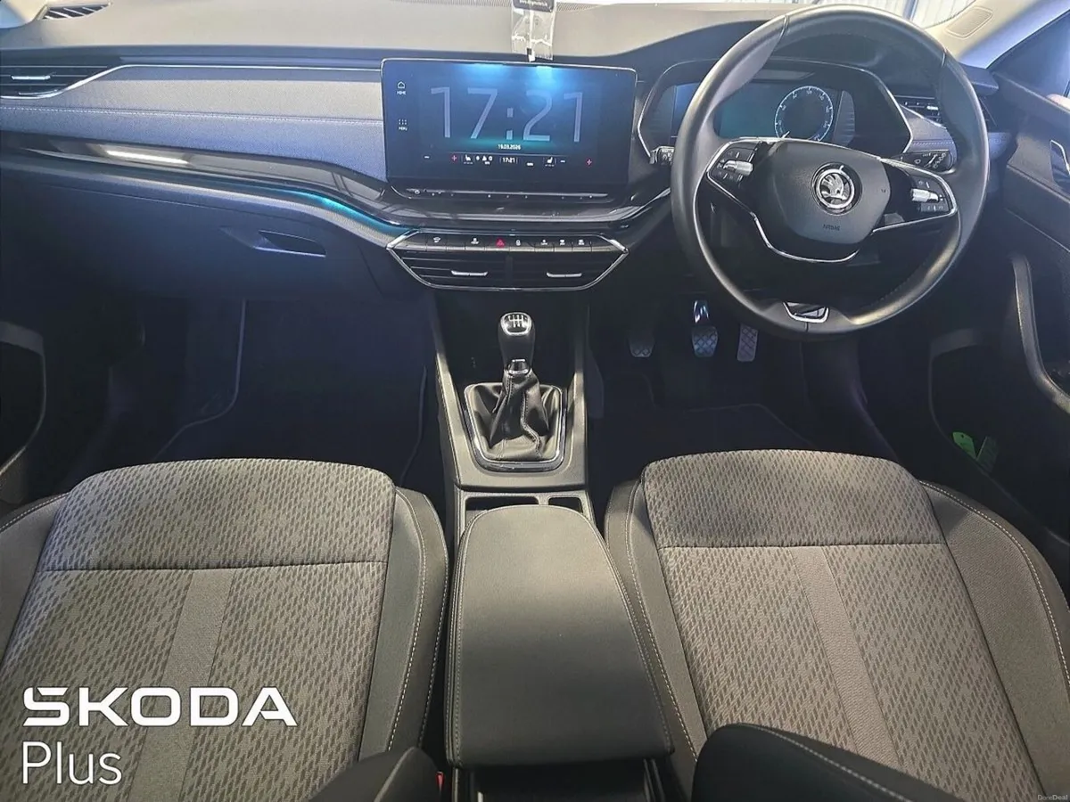 Skoda Octavia COMBI 2.0 TDI 115BHP STYLE - Image 2