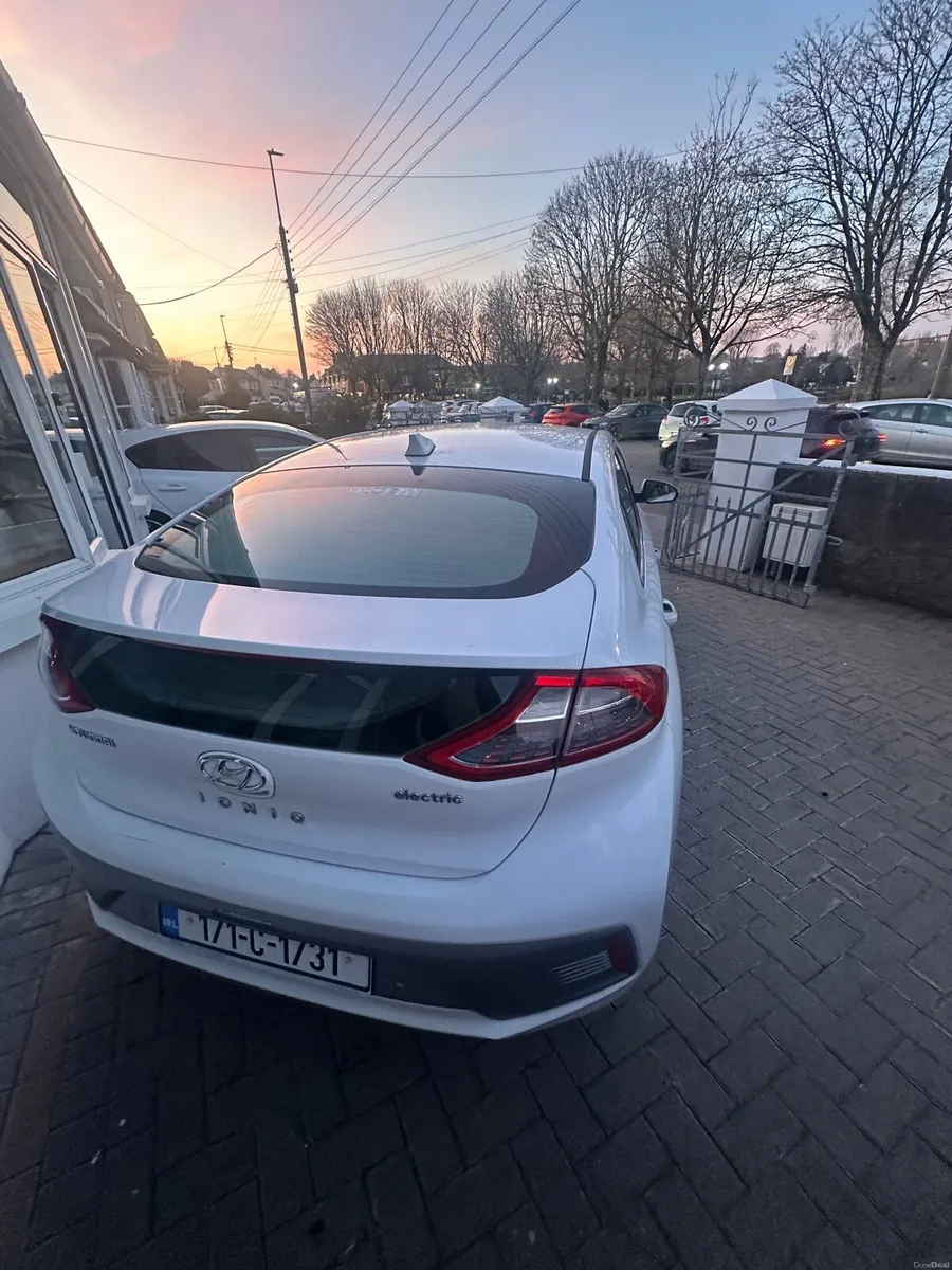 Hyundai Ioniq EV 5DR Auto - Image 4