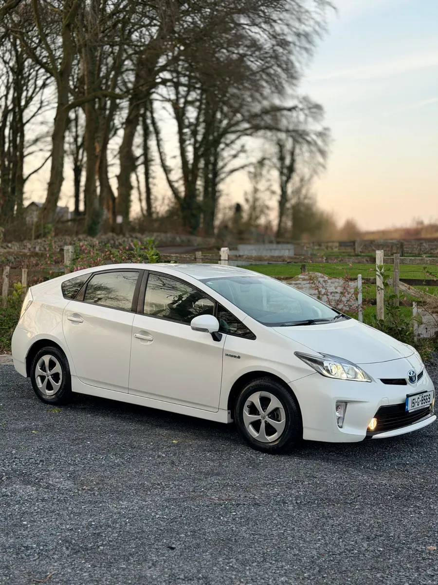 Toyota Prius 2015 Hybrid Automatic - Image 4