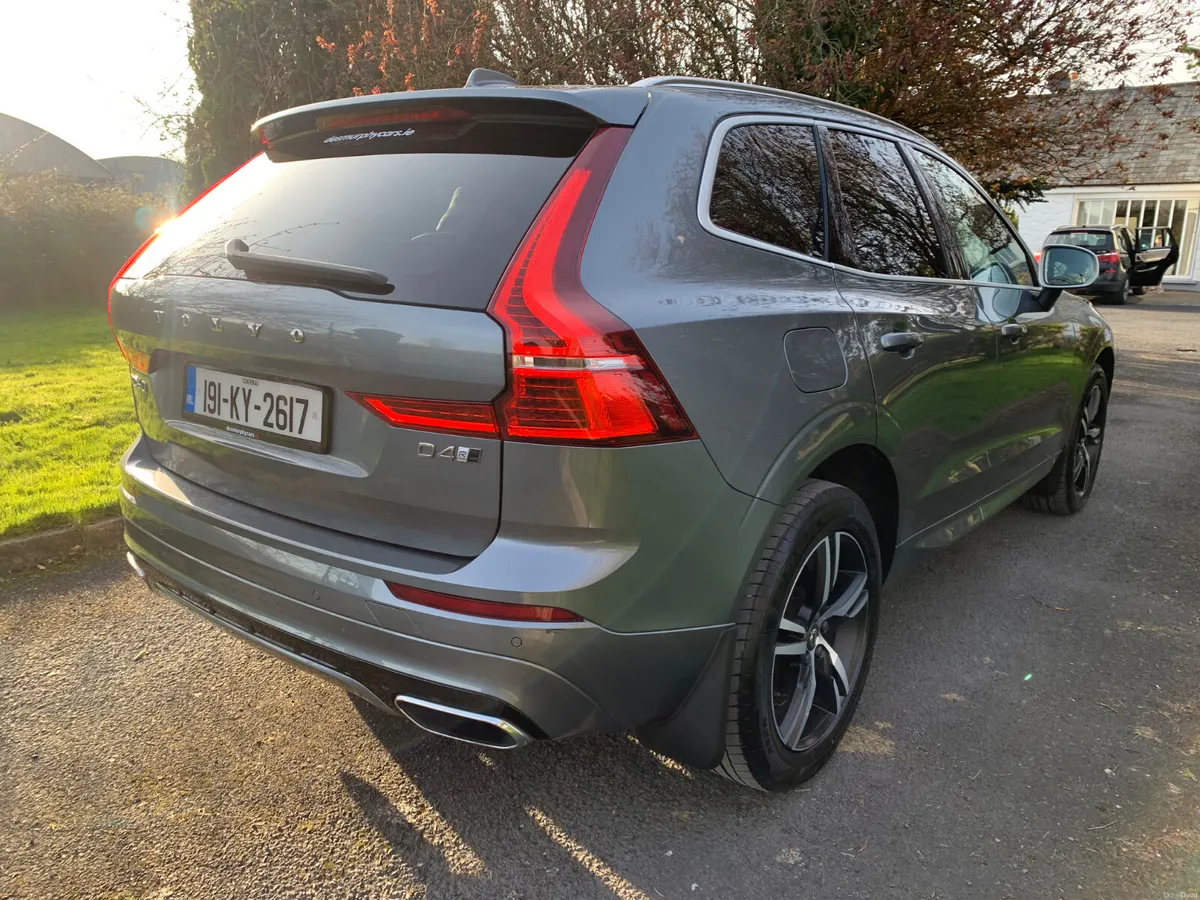 Volvo XC60 2019 R-Design - Image 3