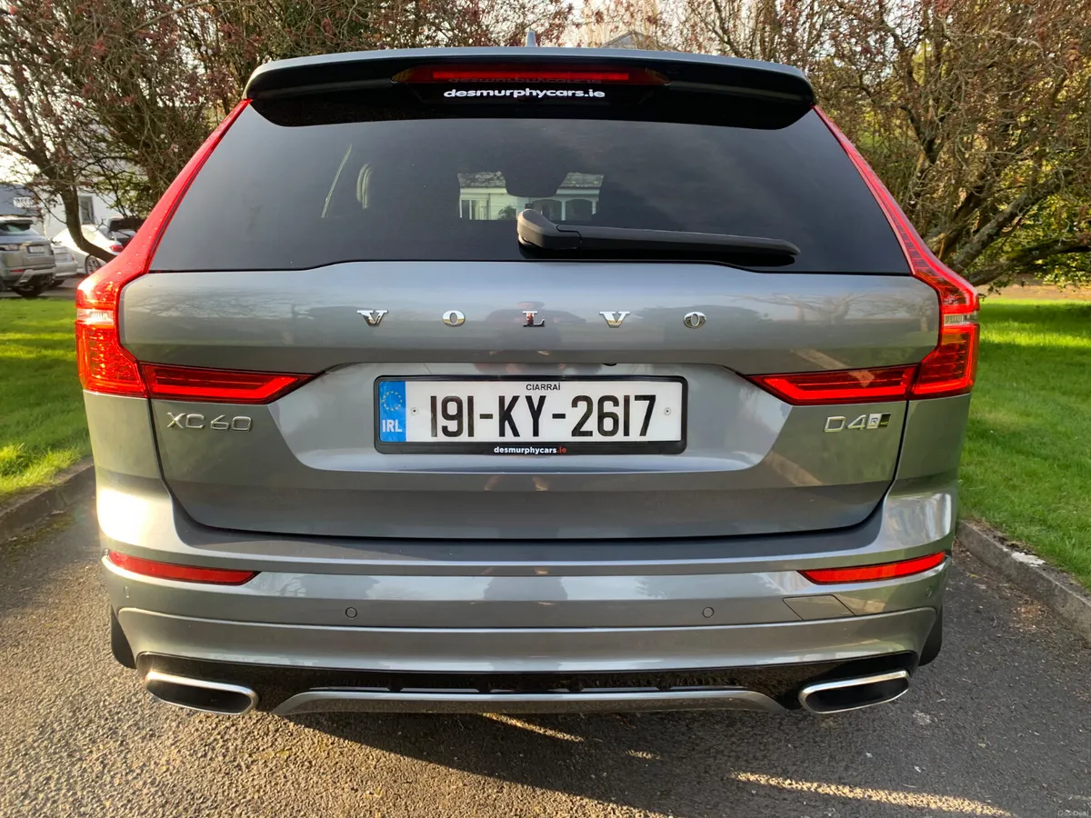 Volvo XC60 2019 R-Design - Image 2