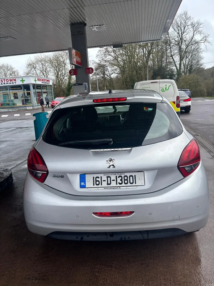Peugeot 208 - 2016 - Image 2