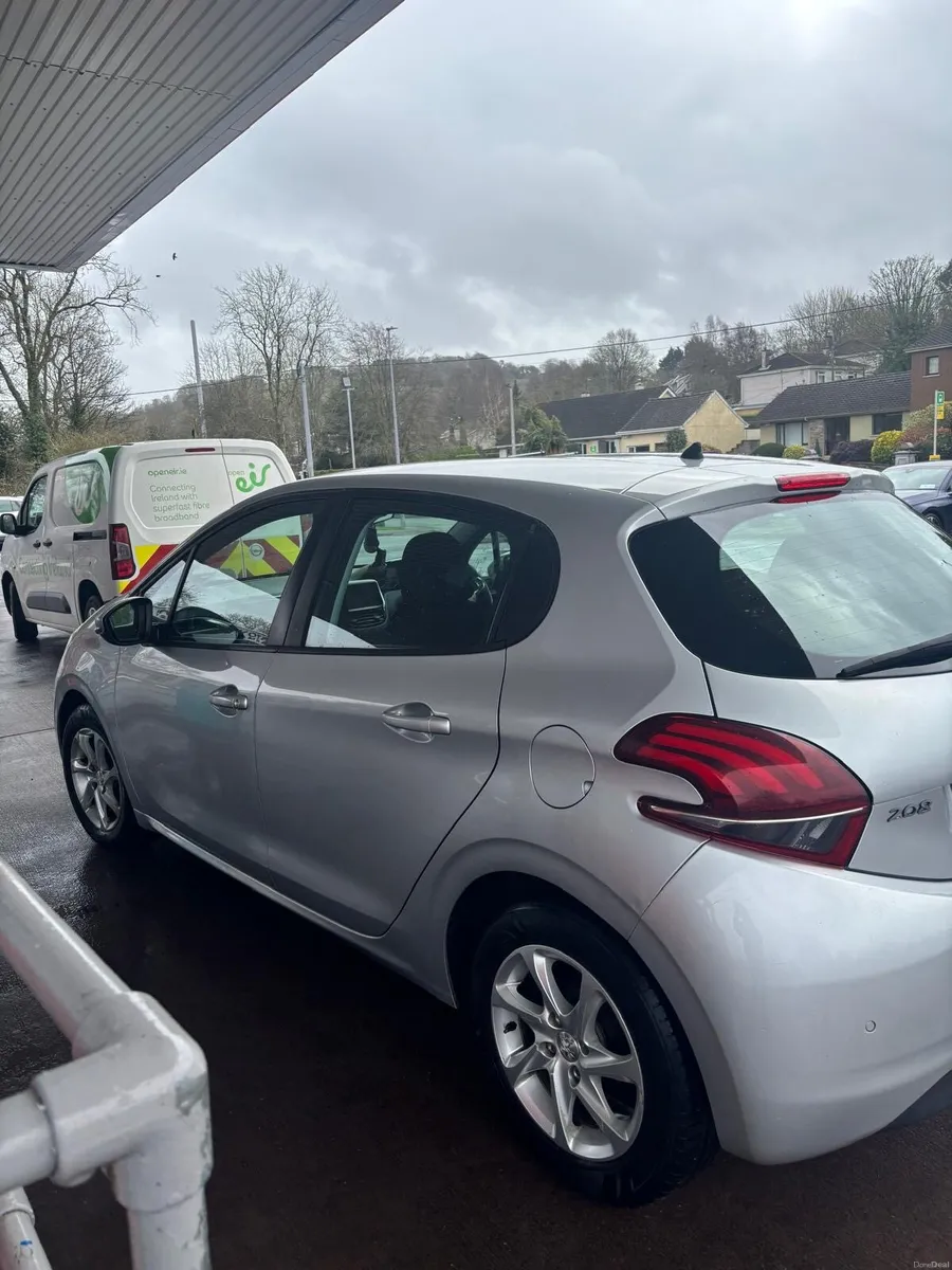 Peugeot 208 - 2016 - Image 4