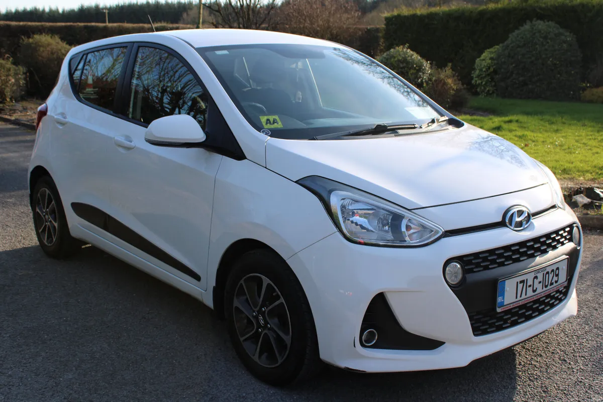 2017 HYUNDAI i10 DELUXE 1.0 5dr. - Image 1