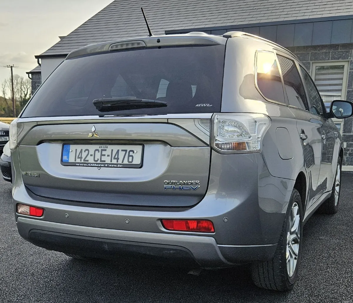 Mitsubishi Outlander 2014 PHEV - Image 4