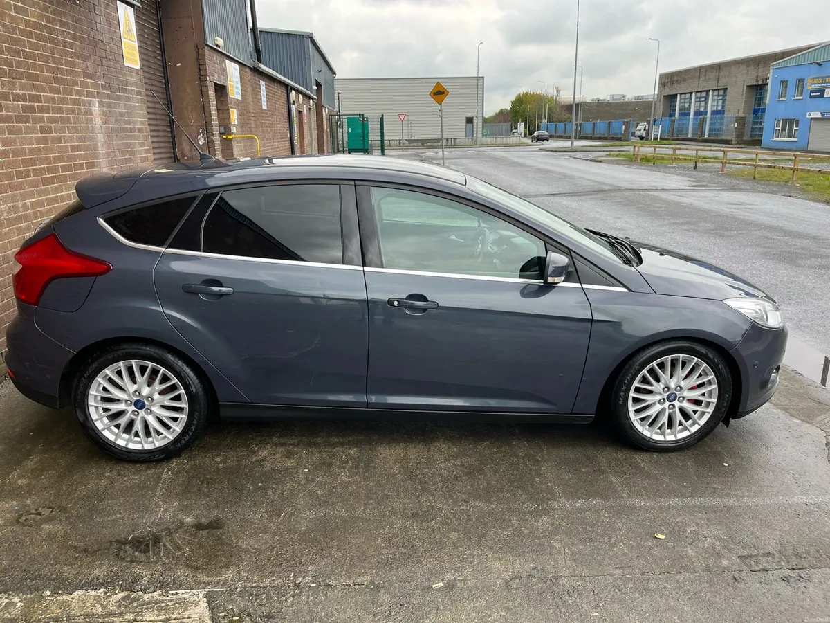 Ford Focus 2013 - Image 3
