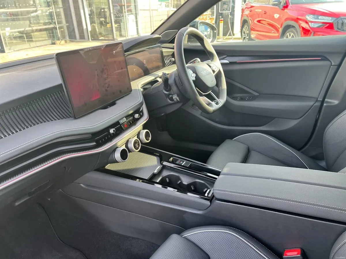 Skoda Superb Sportline 2.0 TDI 150HP DSG - Image 3