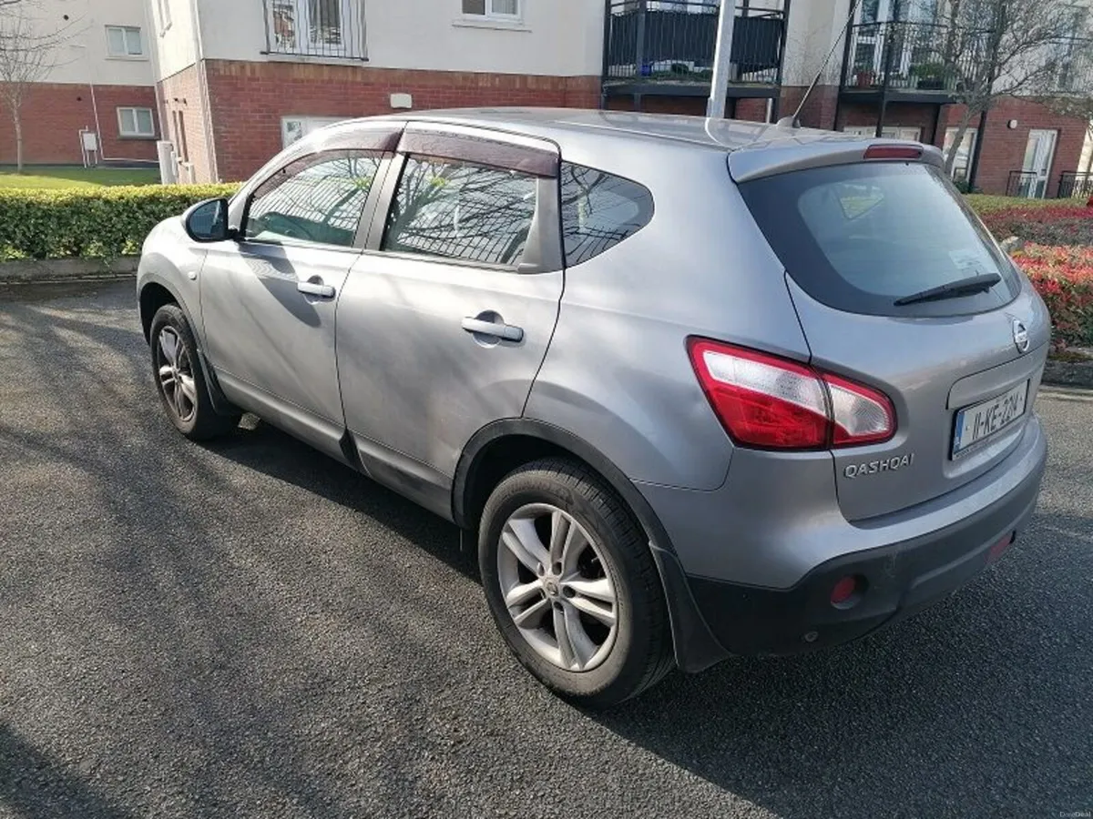 Nissan Qashqai low mileage, petrol, TAX 06/26 - Image 3