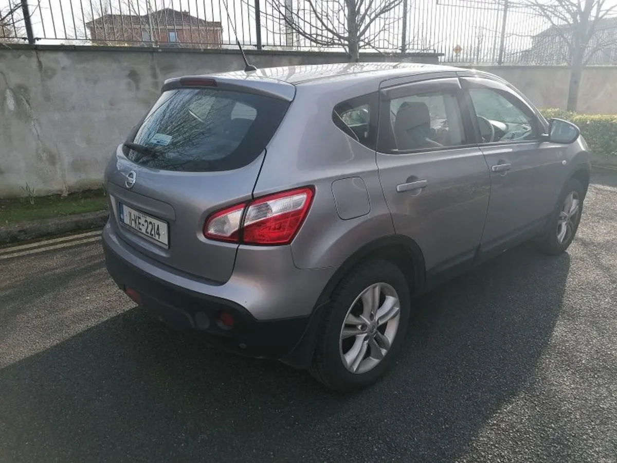 Nissan Qashqai low mileage, petrol, TAX 06/26 - Image 4
