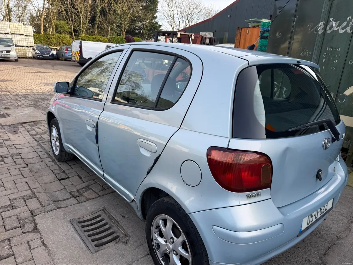 Toyota Yaris 2005 petrol 1.0 manual - Image 4
