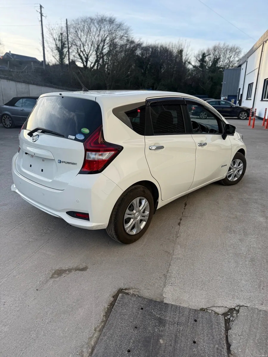 182 Nissan Note e-power Low km + warranty - Image 4