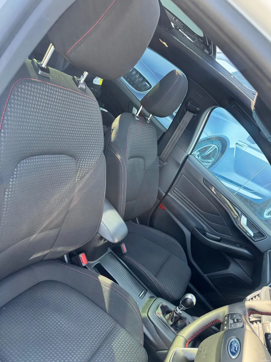 FORD FOCUS ST LINE GLASS ROOF HIGH SPEC - Image 5